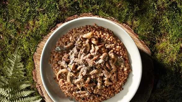 Gulasz z dzika z grzybami