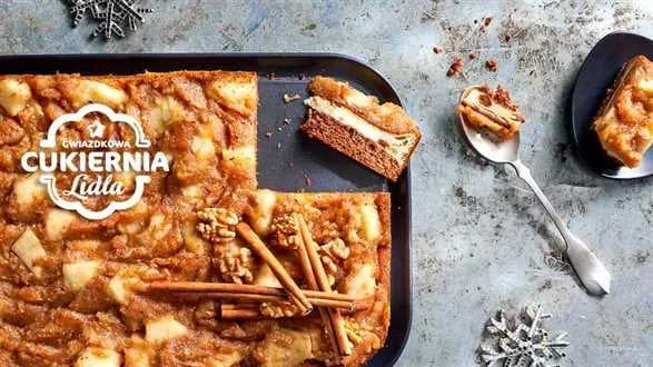 Świąteczny sernik z karmelizowanymi jabłkami