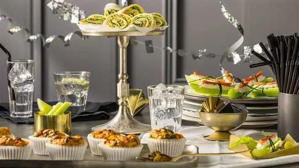 Minifrittaty ze szpinakiem, pomidorami i kozim serem