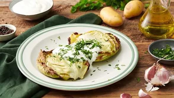 Beskidzkie poleśniki: placki ziemniaczane pieczone w kapuście