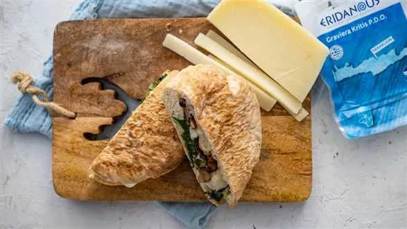 Pita z serem graviera