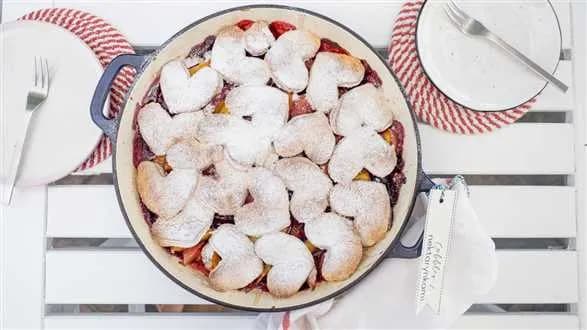 Cobbler – owoce pod kruchymi ciasteczkami