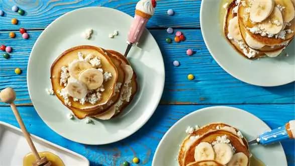 Racuszki z bananami i serkiem twarogowym