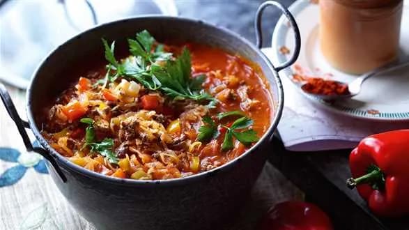 Gulasz z kiszoną kapustą i papryką