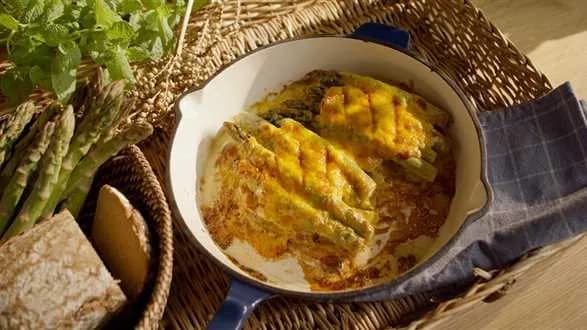 Welsh rarebit: grzanka z sosem serowym