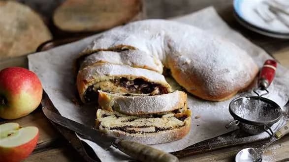 Strudel z jabłkami i makiem