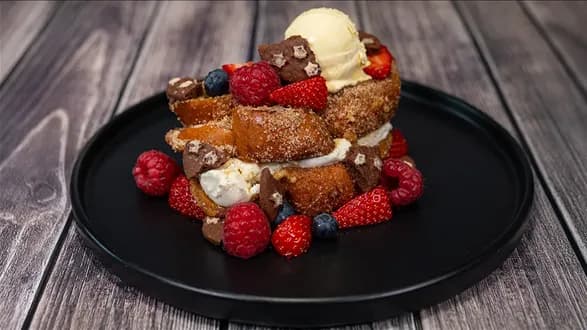 Churrosowe tosty francuskie z lodami