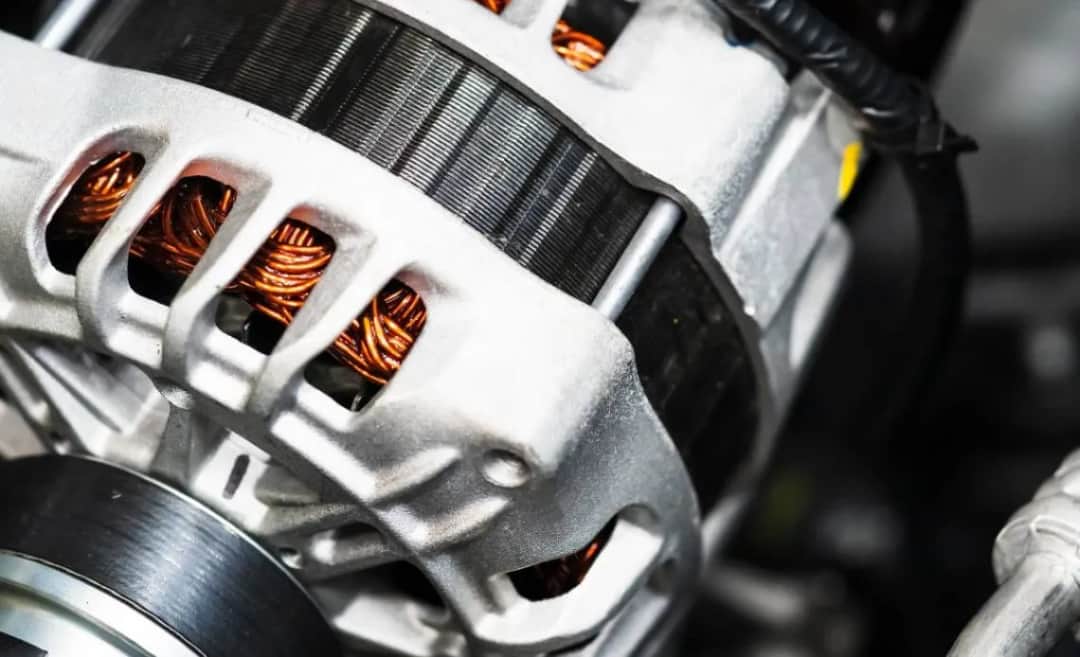 Objawy uszkodzonego sprzęgła alternatora – jak rozpoznać i uniknąć kosztownych awarii