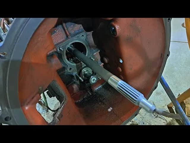 Jak wymienić wałek pedału sprzęgła C360 bez błędów – prosty poradnik krok po kroku