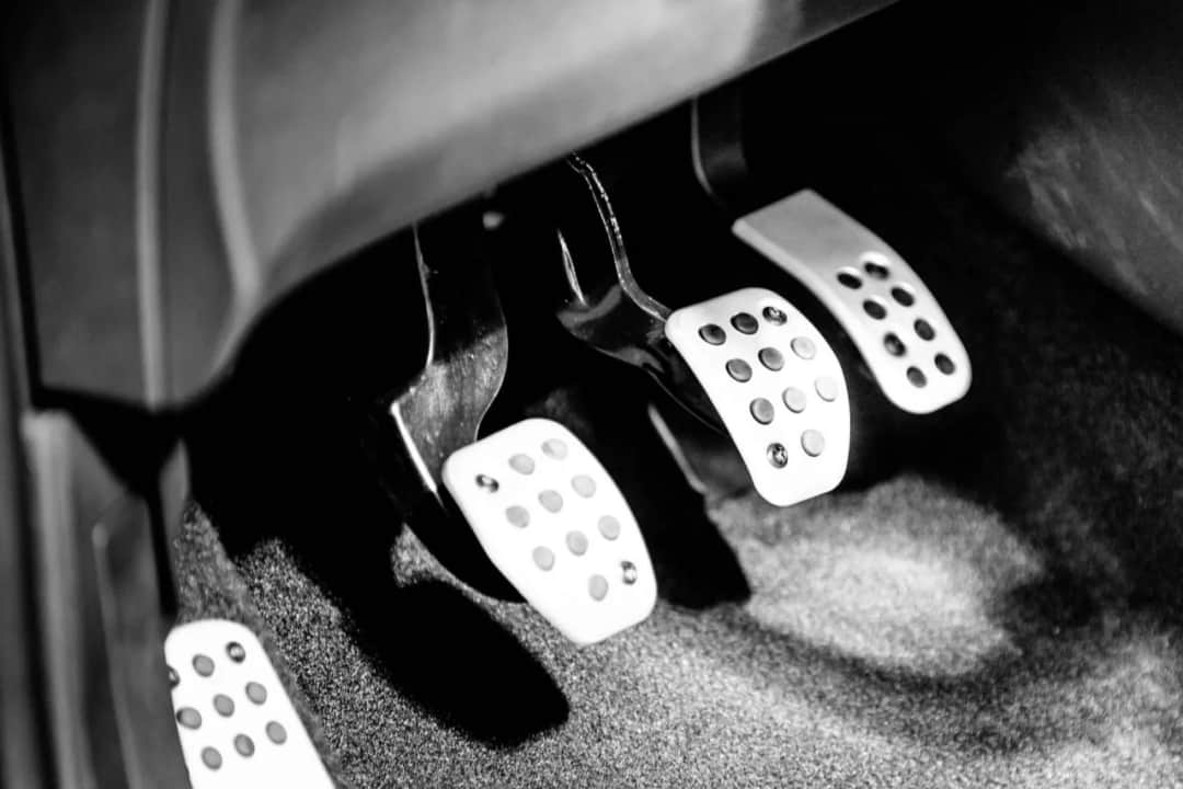 Jak puszczać sprzęgło bezbłędnie - unikaj najczęstszych błędów