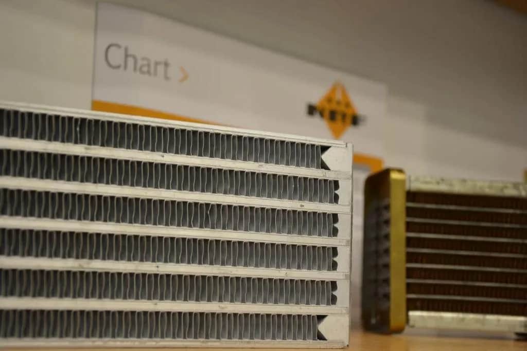 Chłodnica NRF czy Nissens: Która jest bardziej niezawodna i trwała?