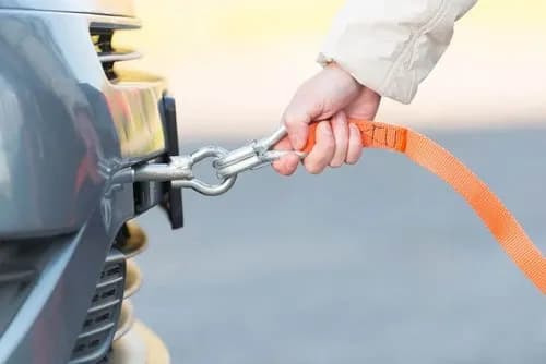 Jak holować samochód bezpiecznie i zgodnie z przepisami drogowymi