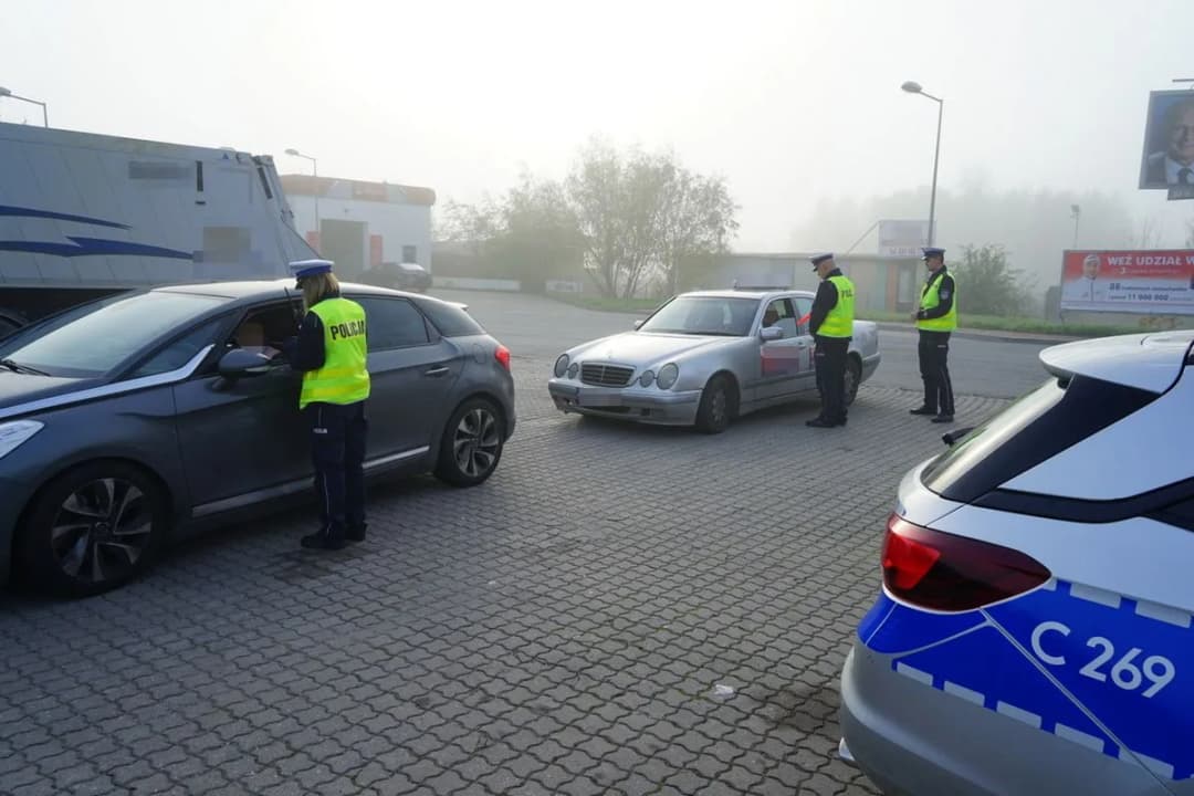 Czy można holować samochód bez tablic? Sprawdź legalność i ryzyko